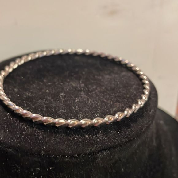 7.5” vintage Art Deco silver tone woven braided twist cable bangle bracelet - Picture 5 of 9